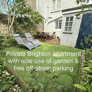  Apartment Amazing Apartment, Private Garden, Off Street Parking